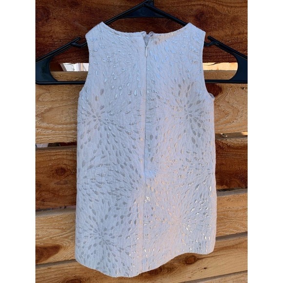 Baby GAP white dress, lined with‎ silver quilted flower pattern - Picture 4 of 6